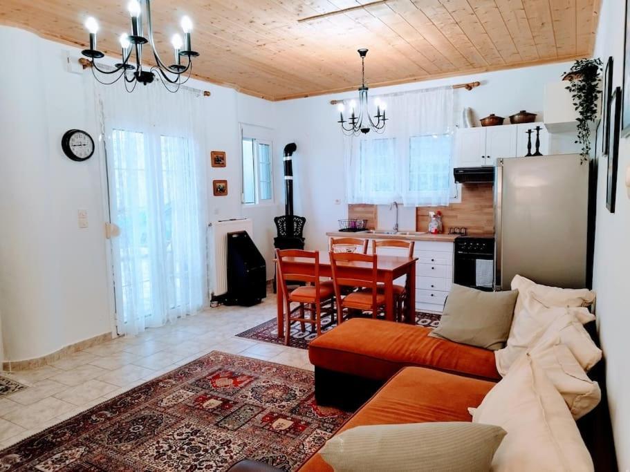 Cozy Cottage For 4 Lávdhas Exteriér fotografie